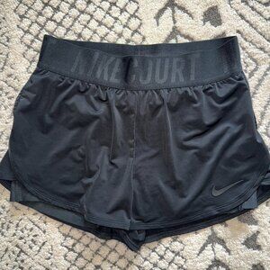 NIKE Court Dri-FIT 2 in 1 lined Athletic shorts size Small EUC
